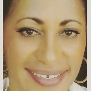 Meet your Posher, Deborah